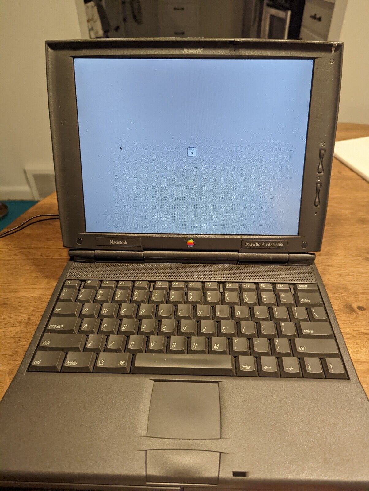 Vintage Apple Macintosh PowerBook 1400c/166
