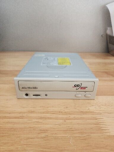 Vintage CyberDrive Tech CD RW Optical Drive IDE Model CW078D -Not TESTED