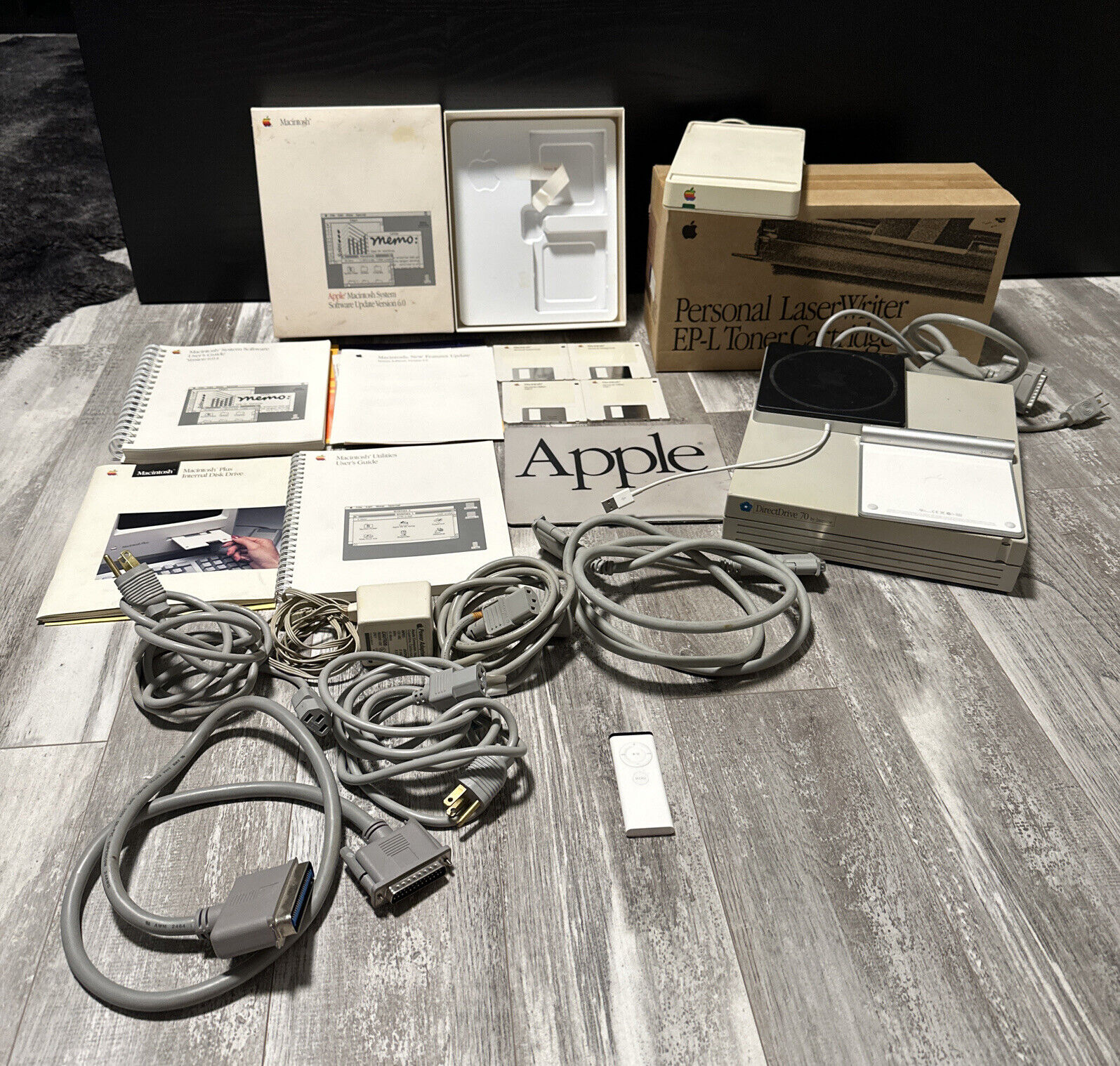 LOT Vintage Macintosh Wires | Hard Drive | Modem | Manuals | Mousepad & Others
