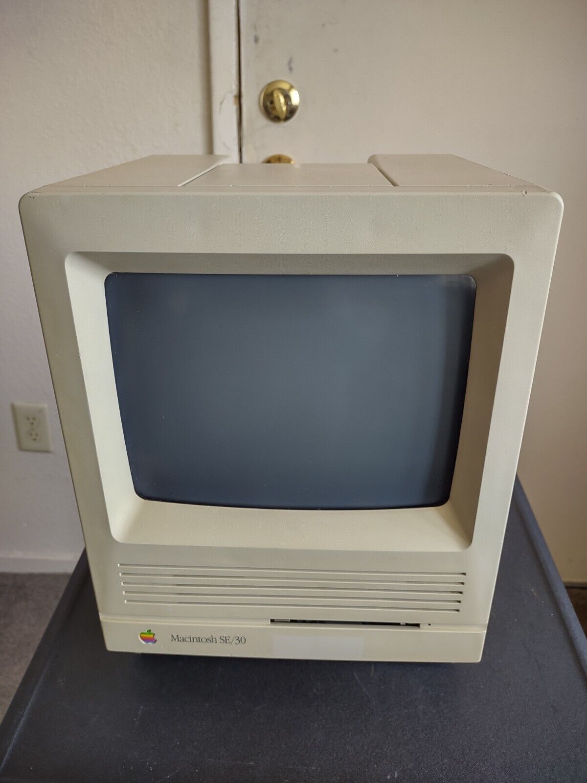 Vintage Apple Model No.: M5119 Macintosh SE/30 Monitor Untested For Parts 