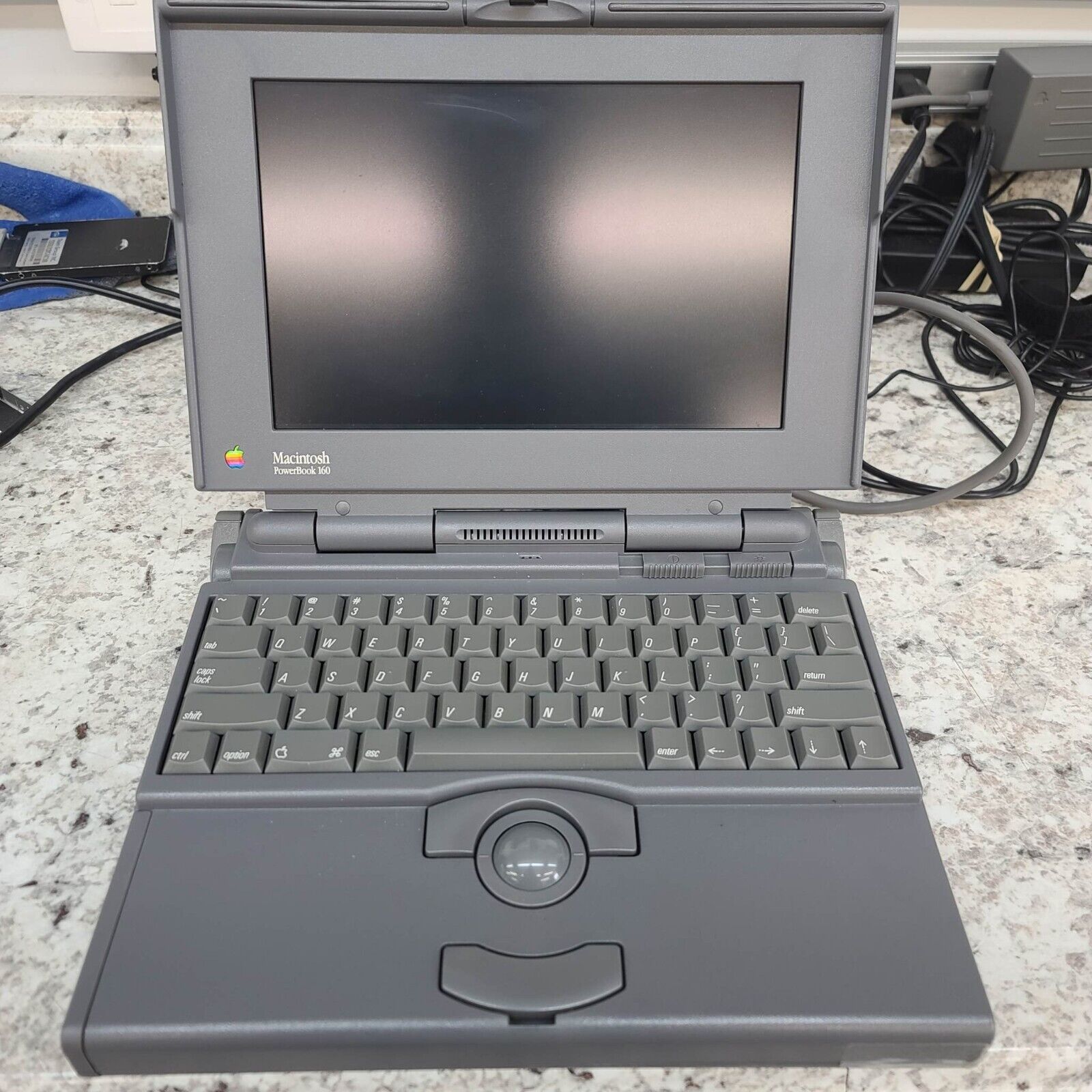 Retro Vintage Apple Macintosh PowerBook 160 Laptop Computer M4550 - Clean