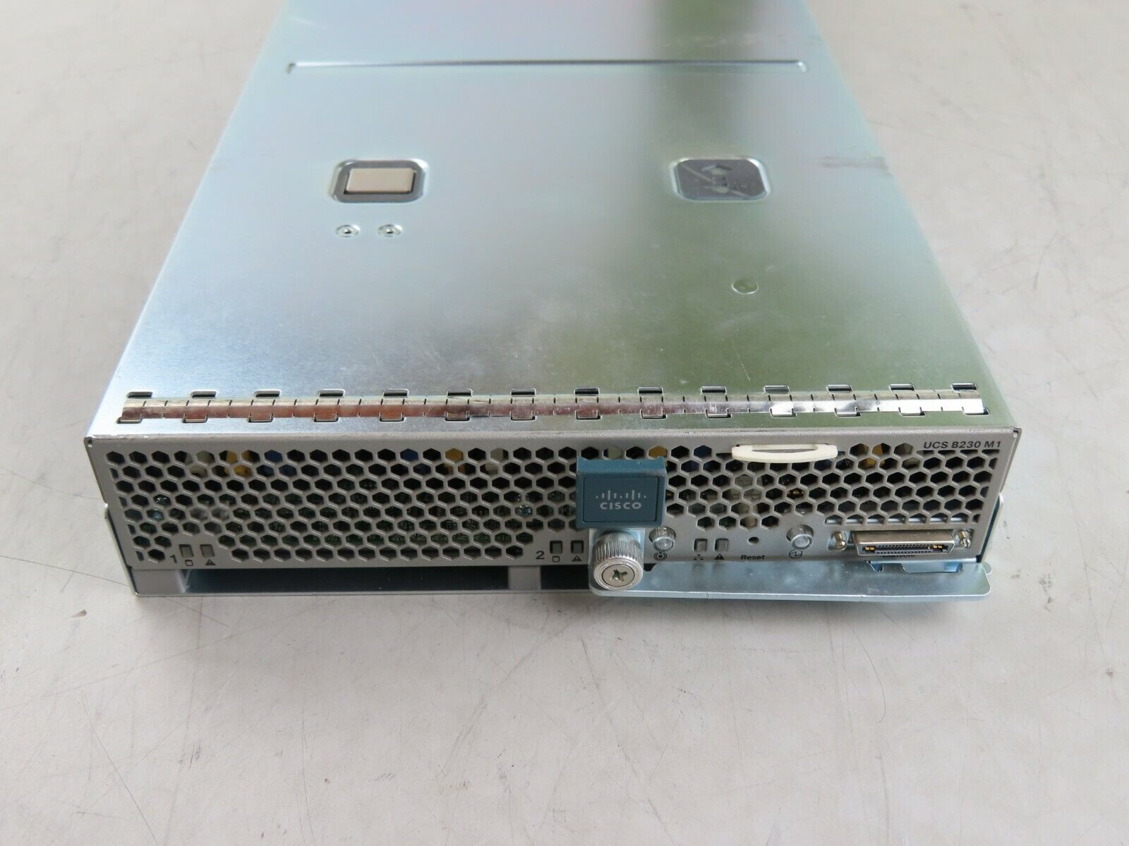 Lot 2x Cisco UCS B230 Blade Server Chassis only NO ram or CPU