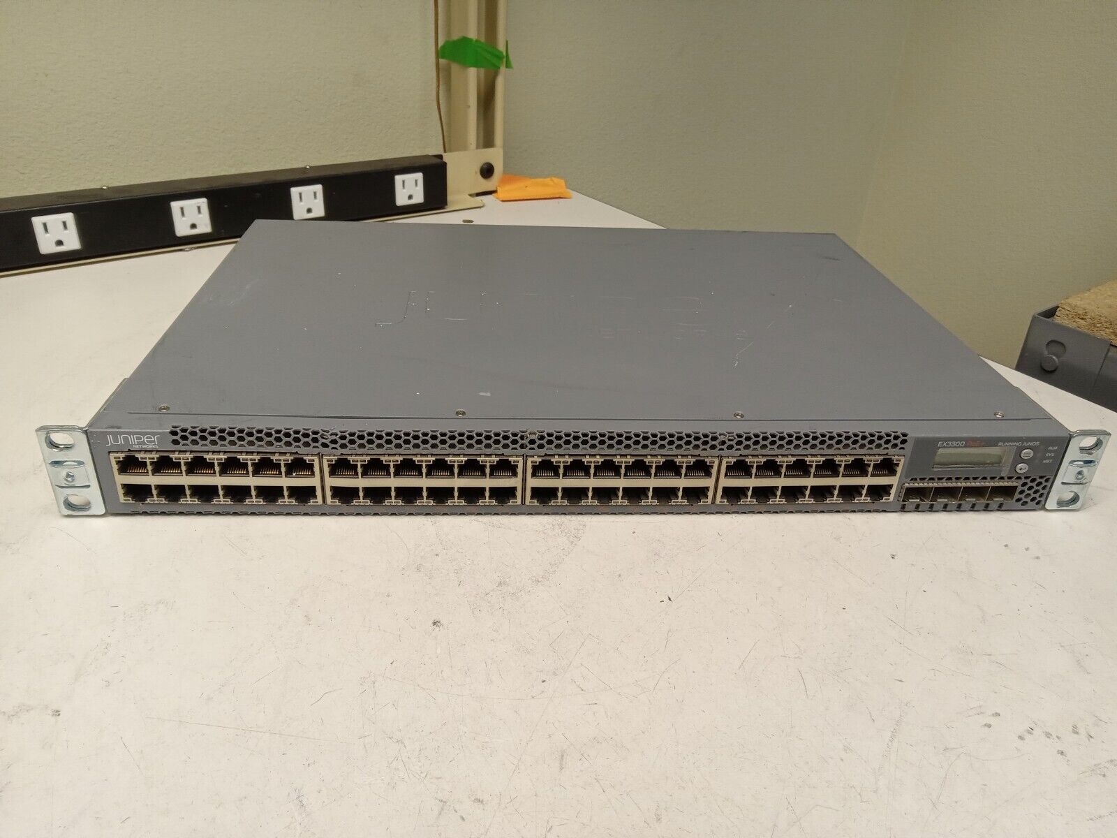 Juniper EX3300-48P 48 Port PoE+ Gigabit 4 SFP 10G Network Switch