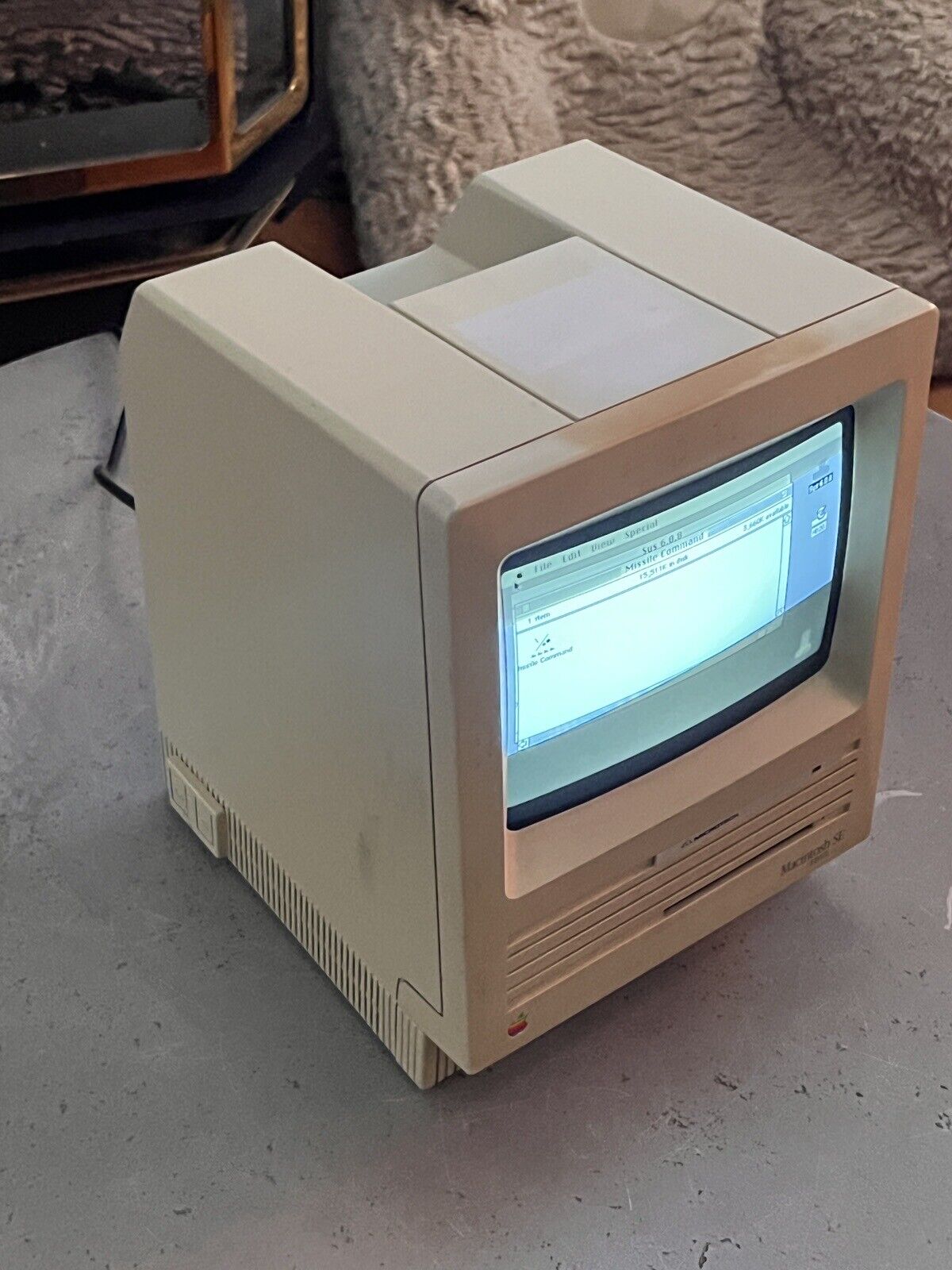 Vintage Apple Macintosh SE - 4MB RAM - Tested With SD HD (Tash 20)