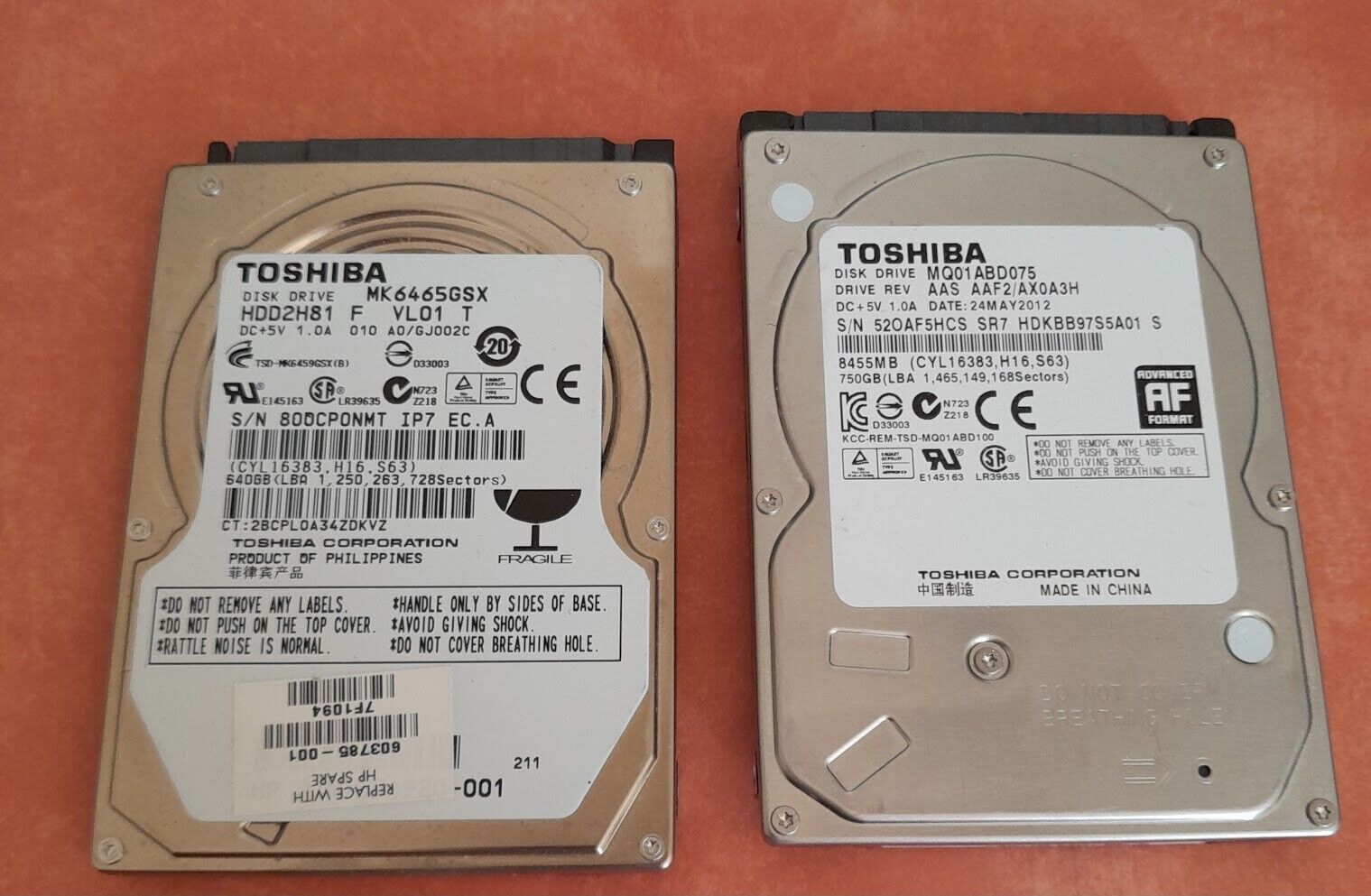 2 Vintage Collector TOSHIBA Laptop Computer HARD DRIVES 750GB 640GB untested