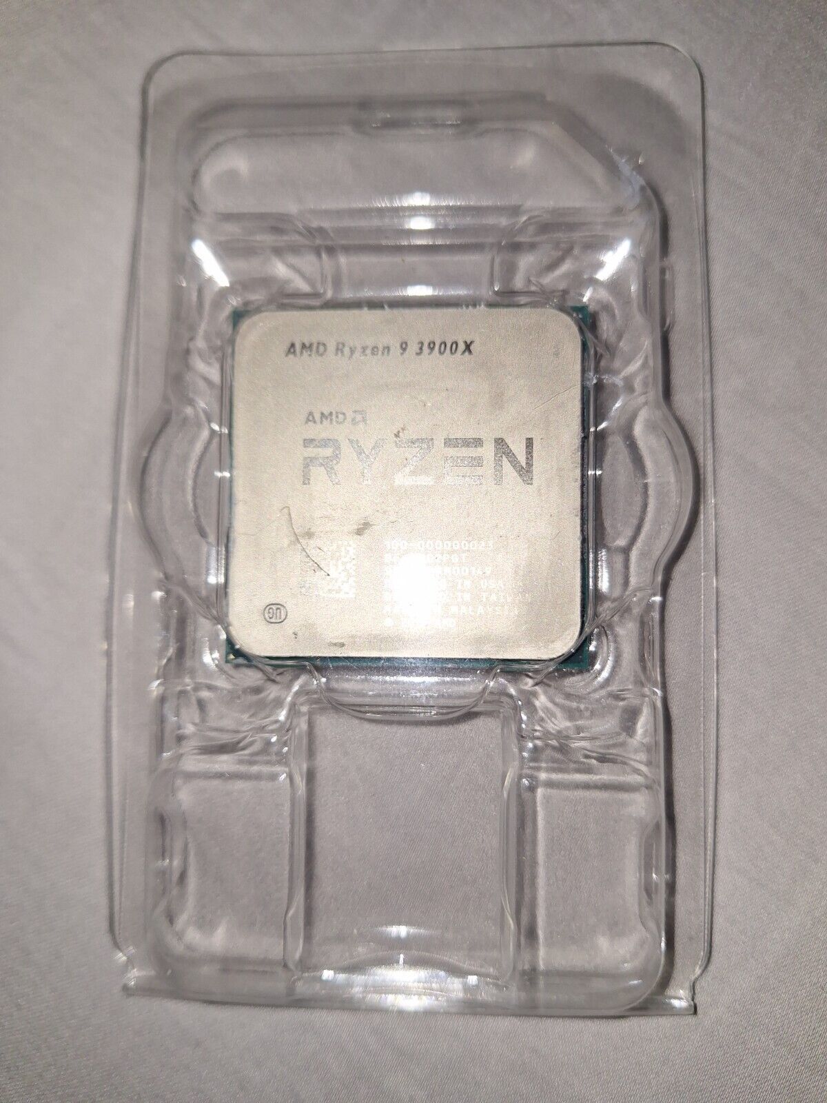 AMD Ryzen 9 3900X Processor (3.8 GHz, 12-Cores, Socket AM4)