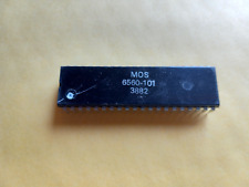 Commodore Vic 20 - MOS 6560-101 chip picture