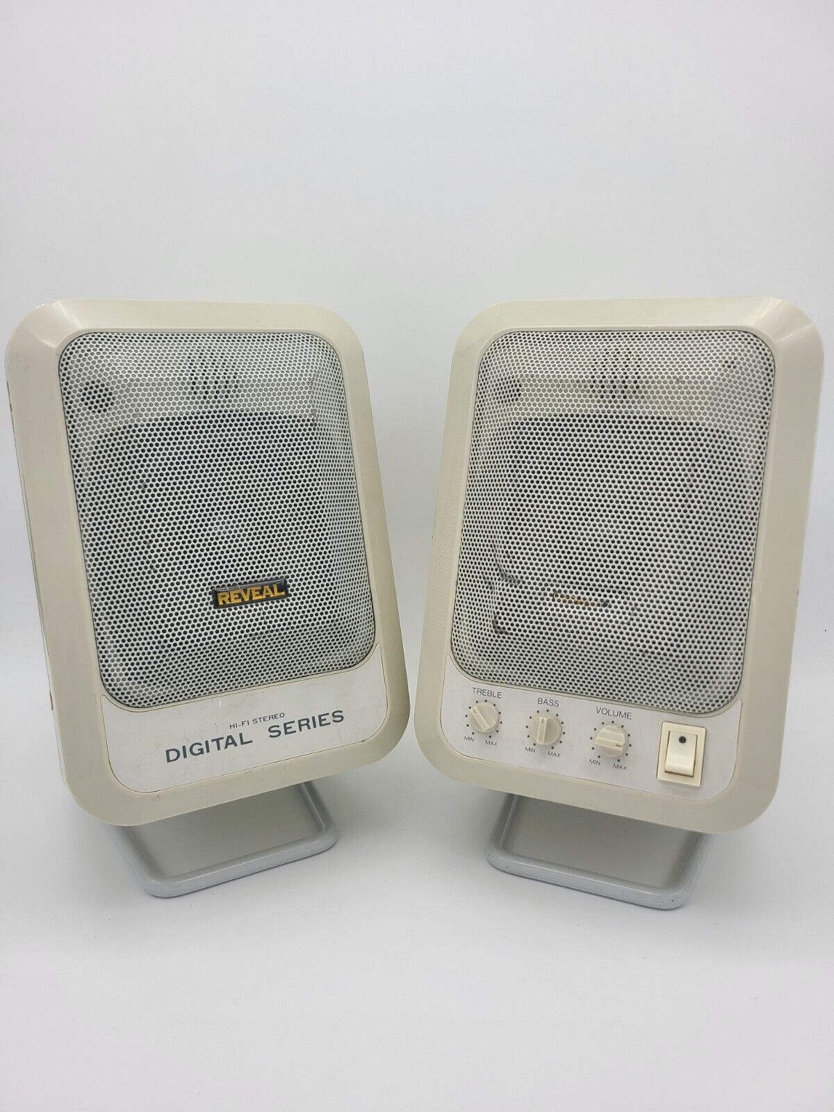 Vintage Reveal multimedia series computer digital speakers