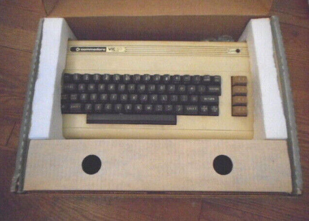 Commodore VIC-20 Personal Color Computer w/ Box - Lights up, Otherwise Untested