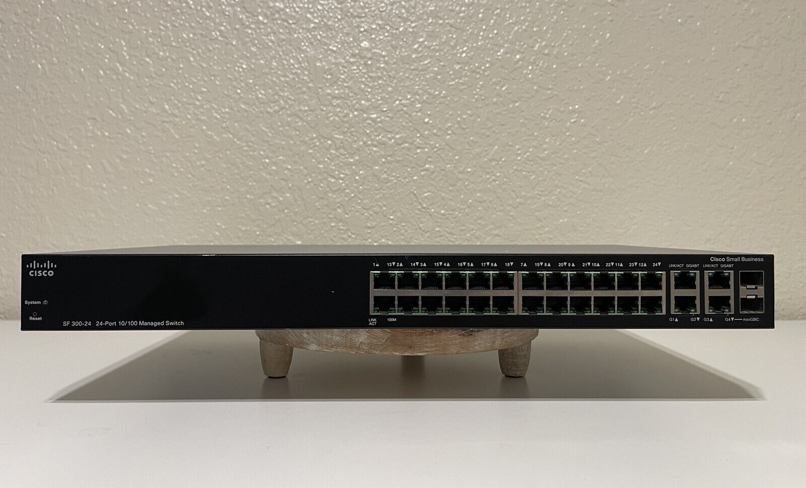 Cisco SF 300-24-Ports Switch (SRW224G4-K9)