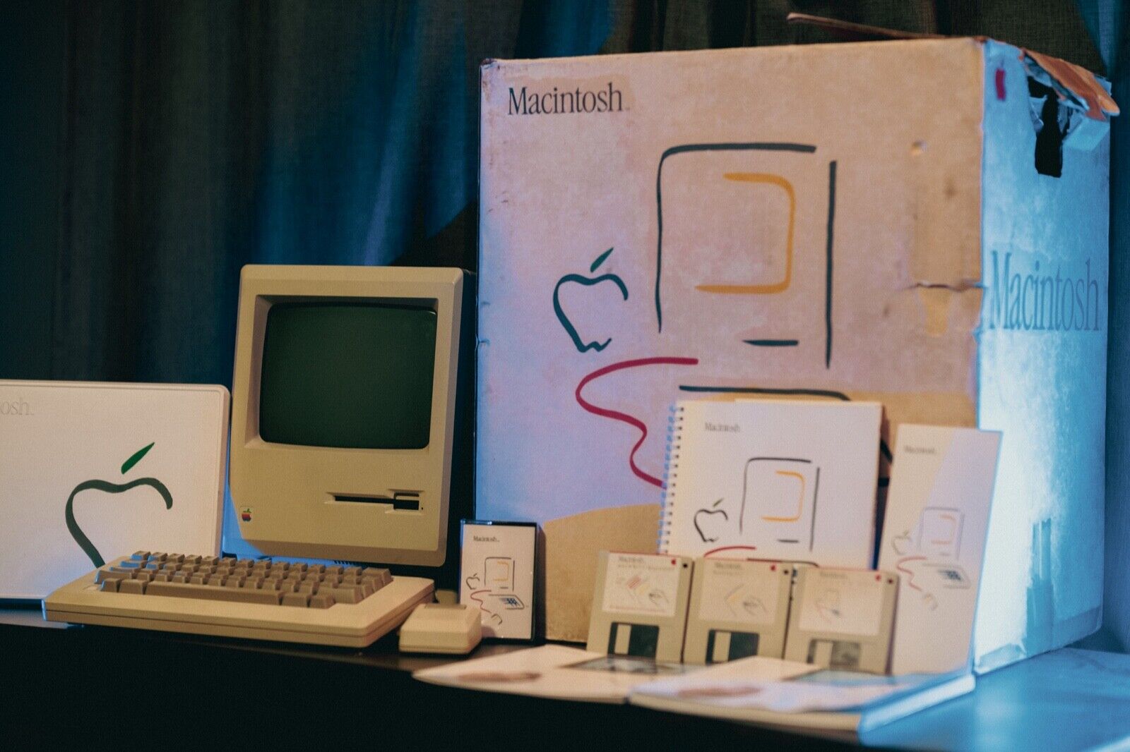 Apple Macintosh 128K Computer (1984) With Original Picasso Box & Accessories