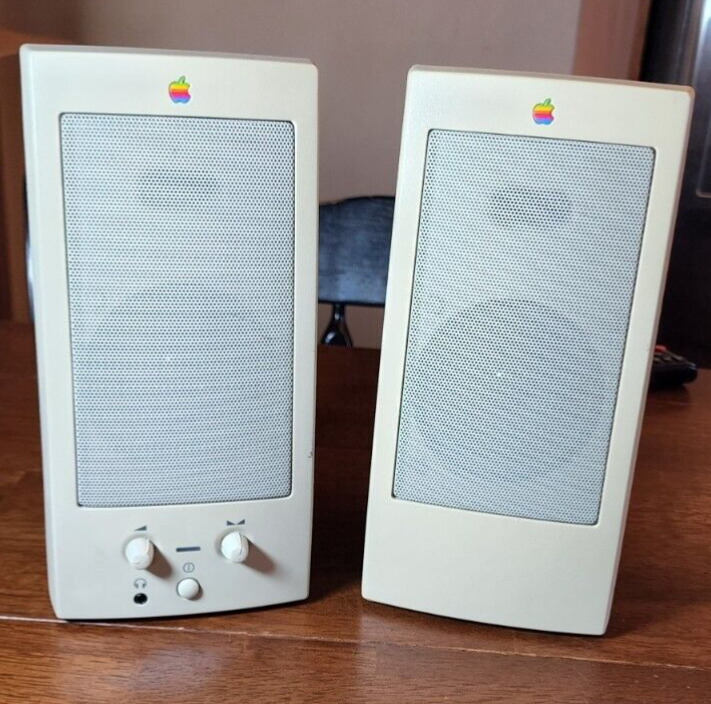 Vintage Apple Mac AppleDesign Powered Computer Speakers Set Rainbow M6082 In Box