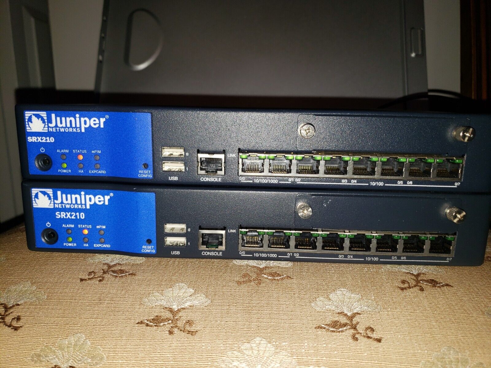 Juniper SRX210 Services Gateway (SRX210HE2-POE) - SINGLE UNIT