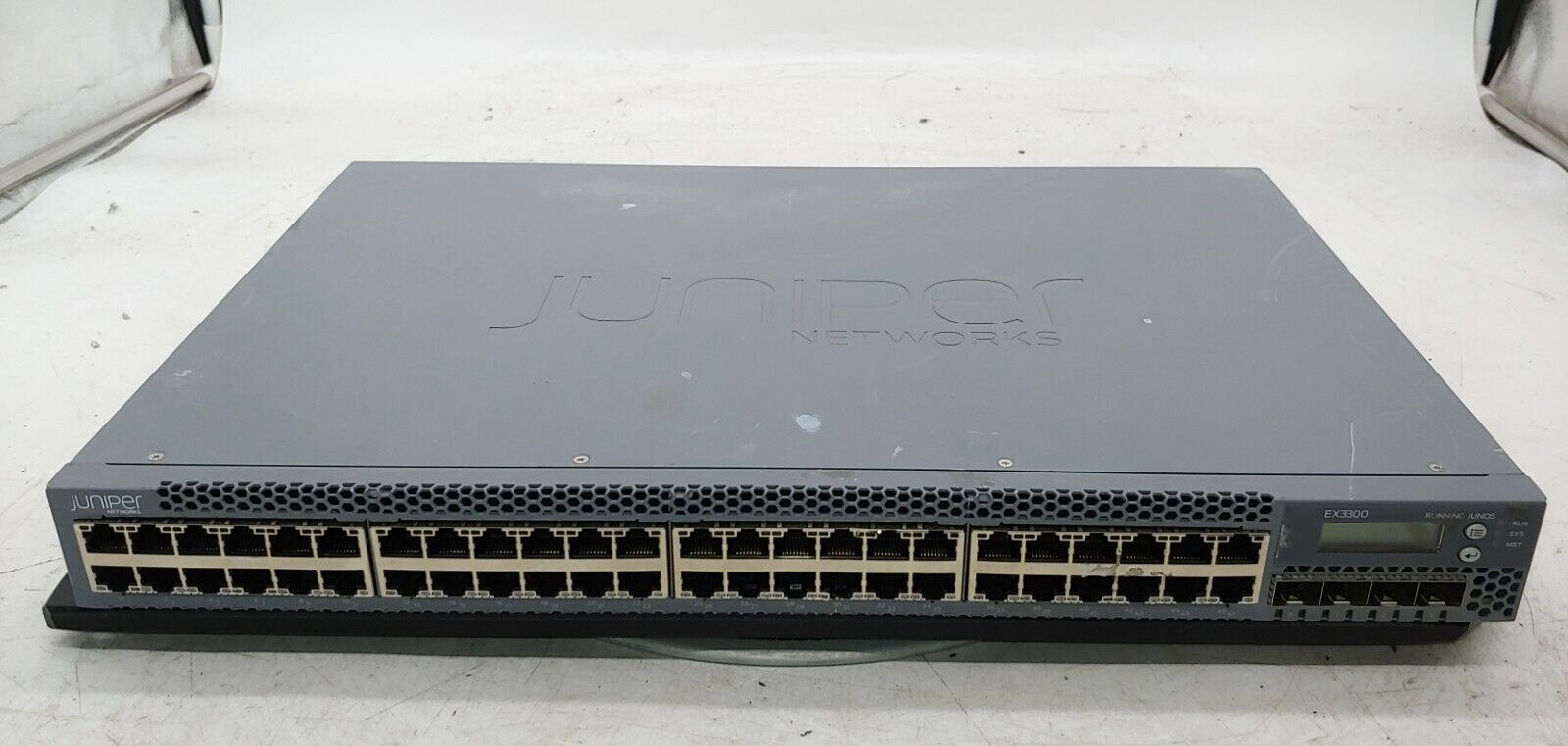 Juniper Networks EX3300-48T-BF 48-Port 10/100/1000BaseT 4xSFP+ Network Switch
