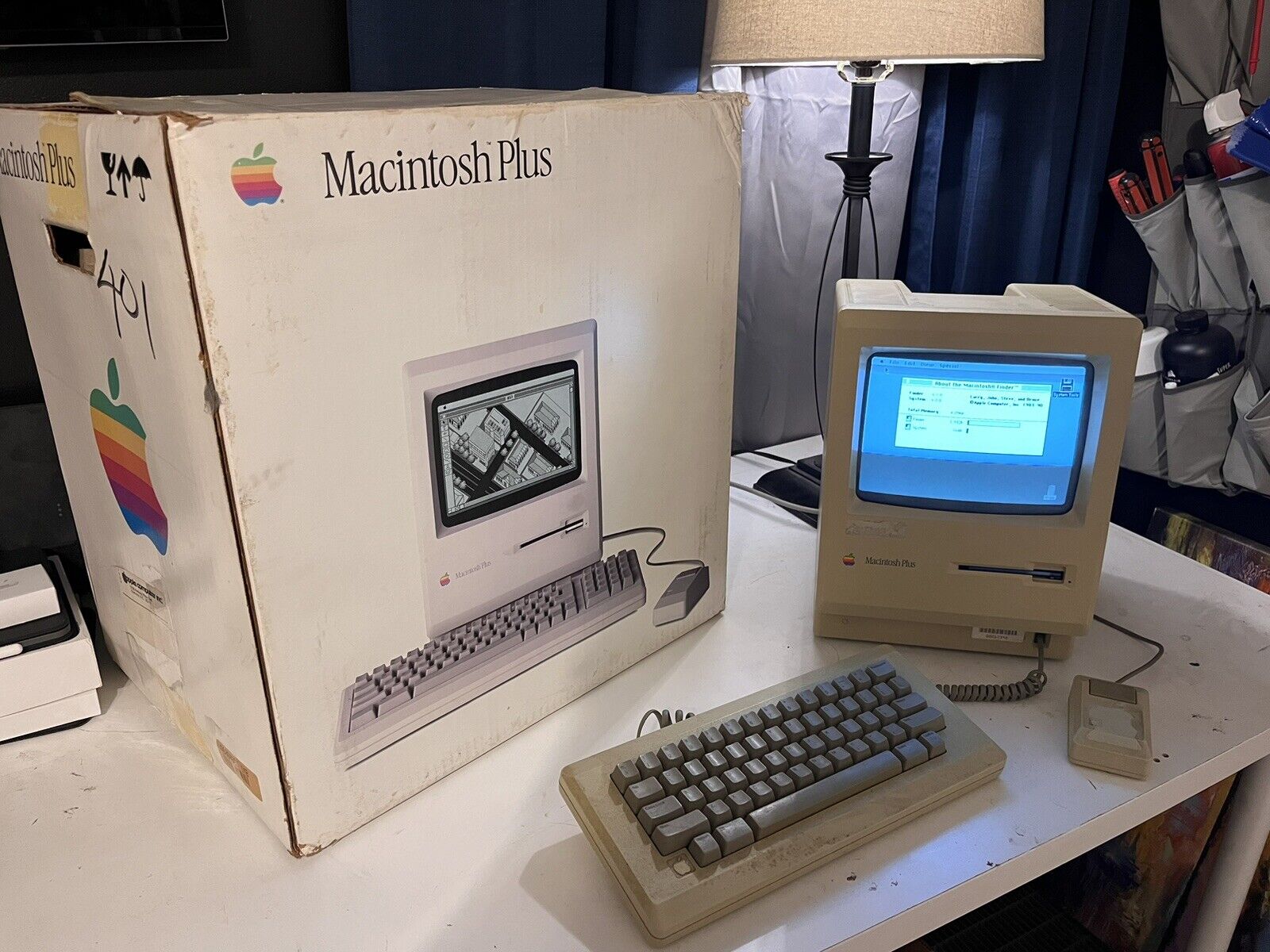 Vintage Apple Macintosh Plus Desktop Computer (Comes With Box And Accessories)