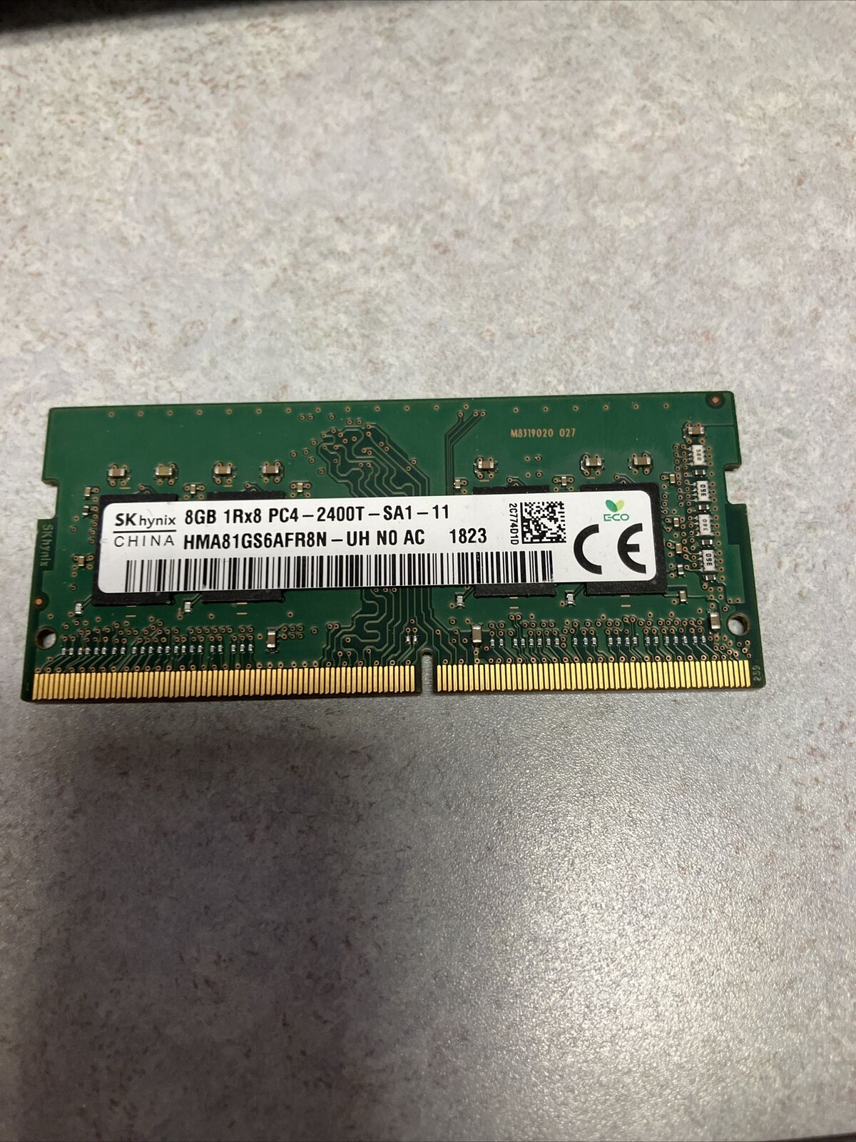 Hynix 8GB PC4-2400T DDR4 SDRAM Memory (HMA81GS6AFR8N-UH)