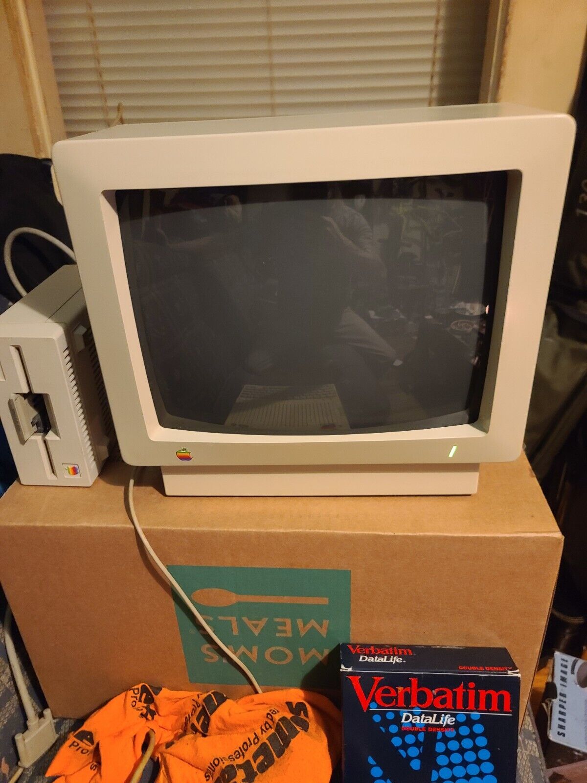 Vintage Apple 1986 A2M6020 AppleColor Composite CRT Monitor . 100% working...