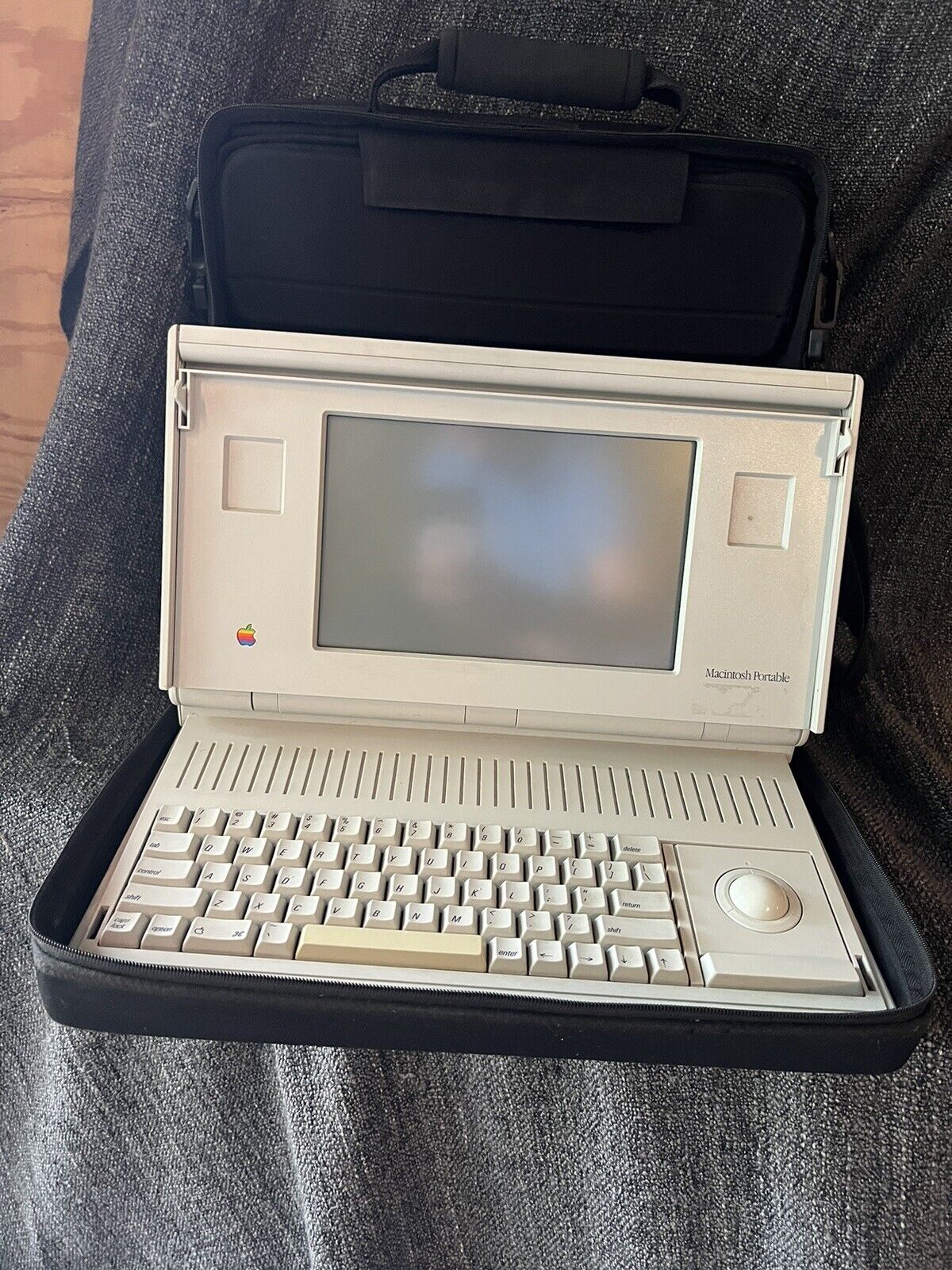 Vintage 1989 Apple Macintosh Portable M5120