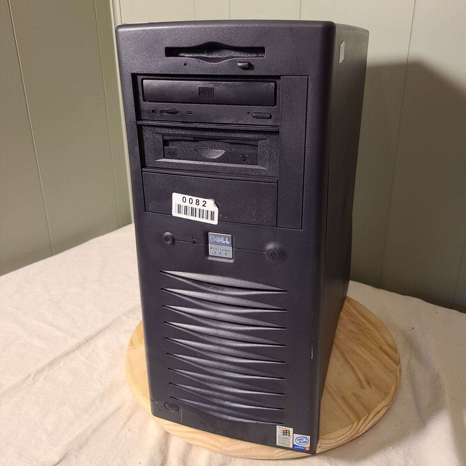 Vintage Dell Precision 330 Desktop Computer Tower Intel Pentium 4 1.30GHz w/ GPU