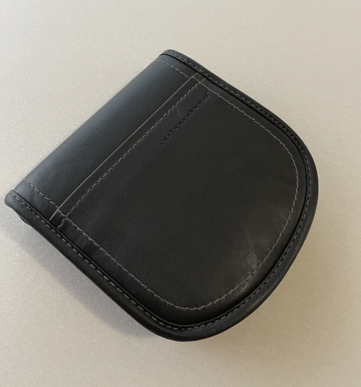 Vintage NO BOUNDARIES 24 CD Wallet Case Black Faux Leather