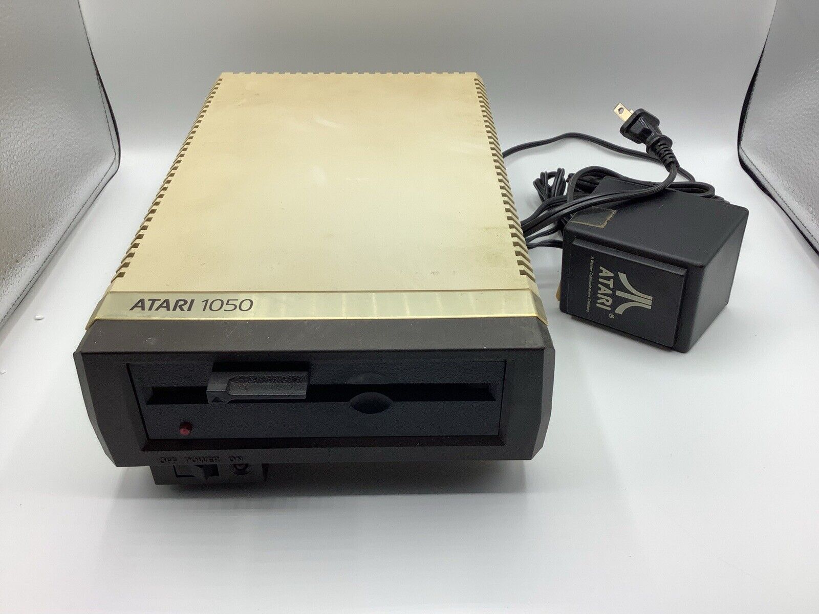 Atari 1050 disk drive With Power Supply