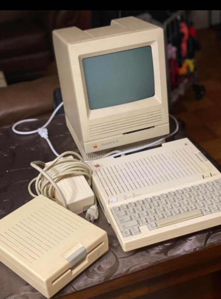Apple IIc and Macintosh SE/30 Vintage Computer - For Parts or Repair Untested
