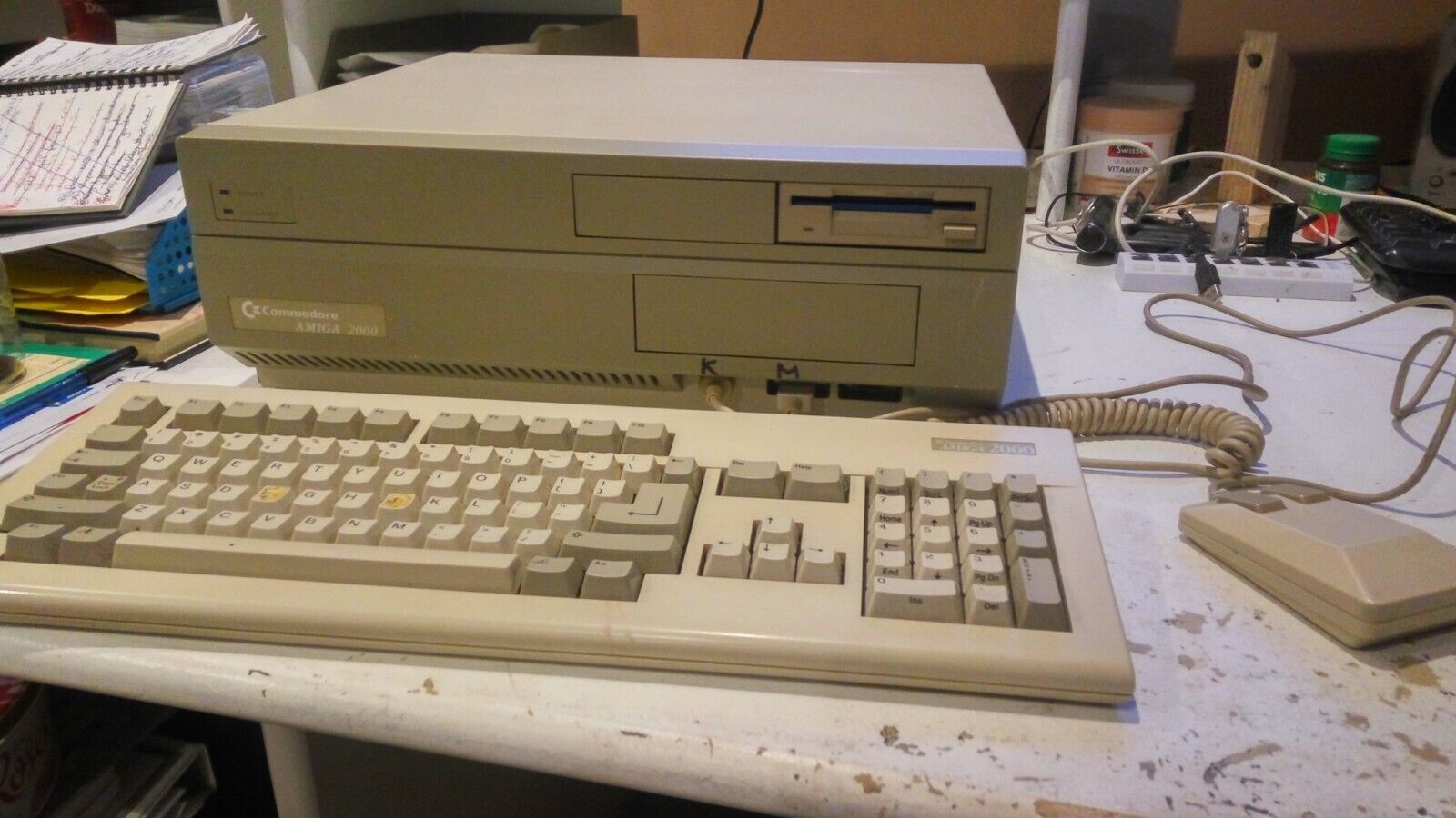 Amiga 2000 fully working  (with non working A2286 as a freebie).