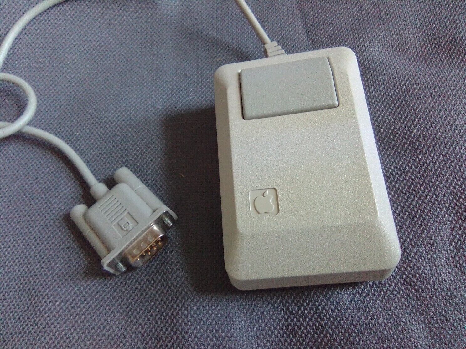 Apple M0100 Mouse *** for early 128K / 512K Macintosh Computers.