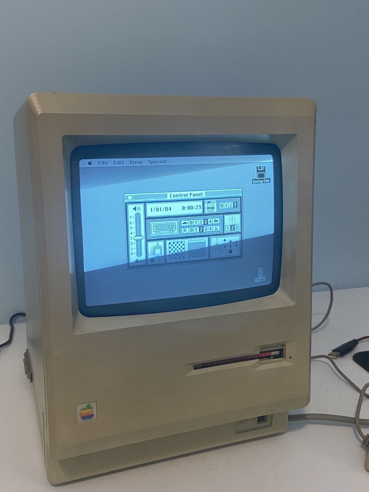 Apple Macintosh 128K M0001 Computer (1984)