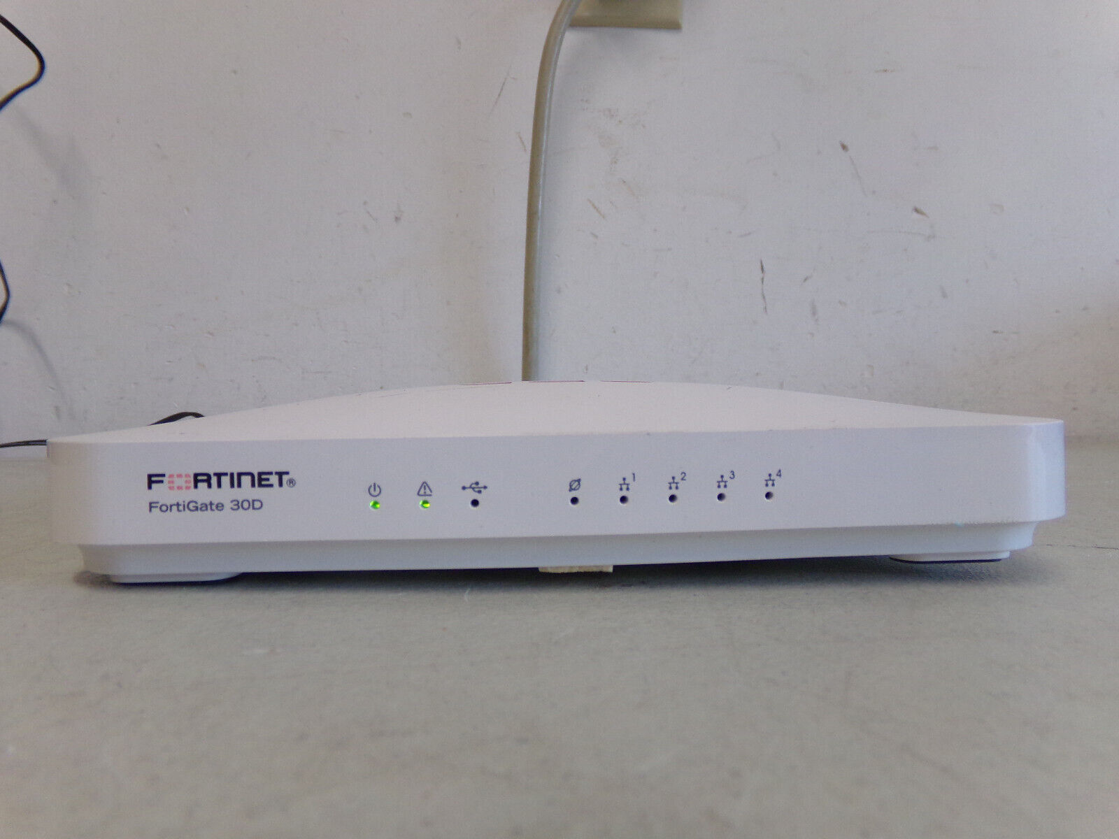 FORTINET FORTIGATE 30D FG-30D FIREWALL NETWORK SECURITY APPLIANCE W: P/S