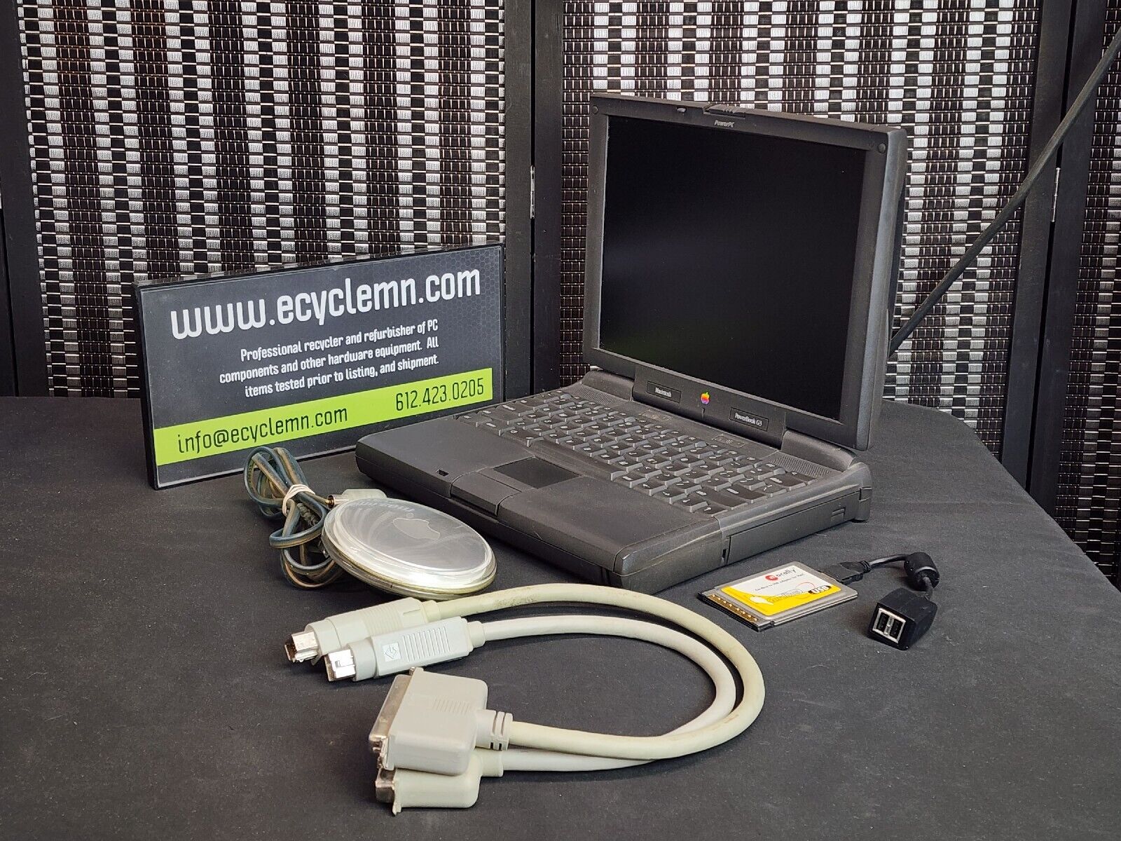 Vintage Apple M3553 Macintosh PowerBook G3 Laptop w/Yoyo Adapter & Extras *READ*