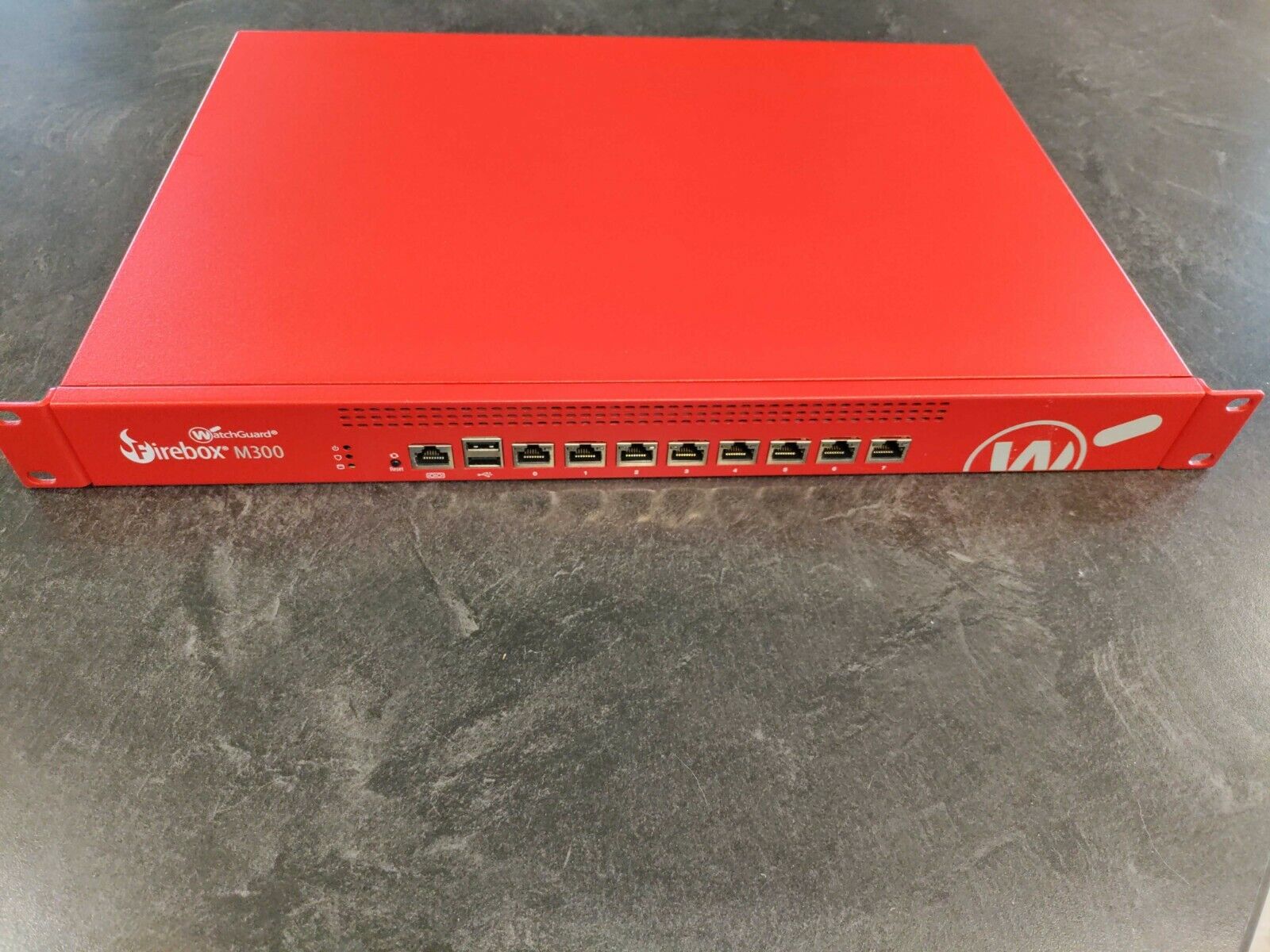 Watchguard Firebox M300 Firewall Network Security Appliance ML3AE8 - WORKING