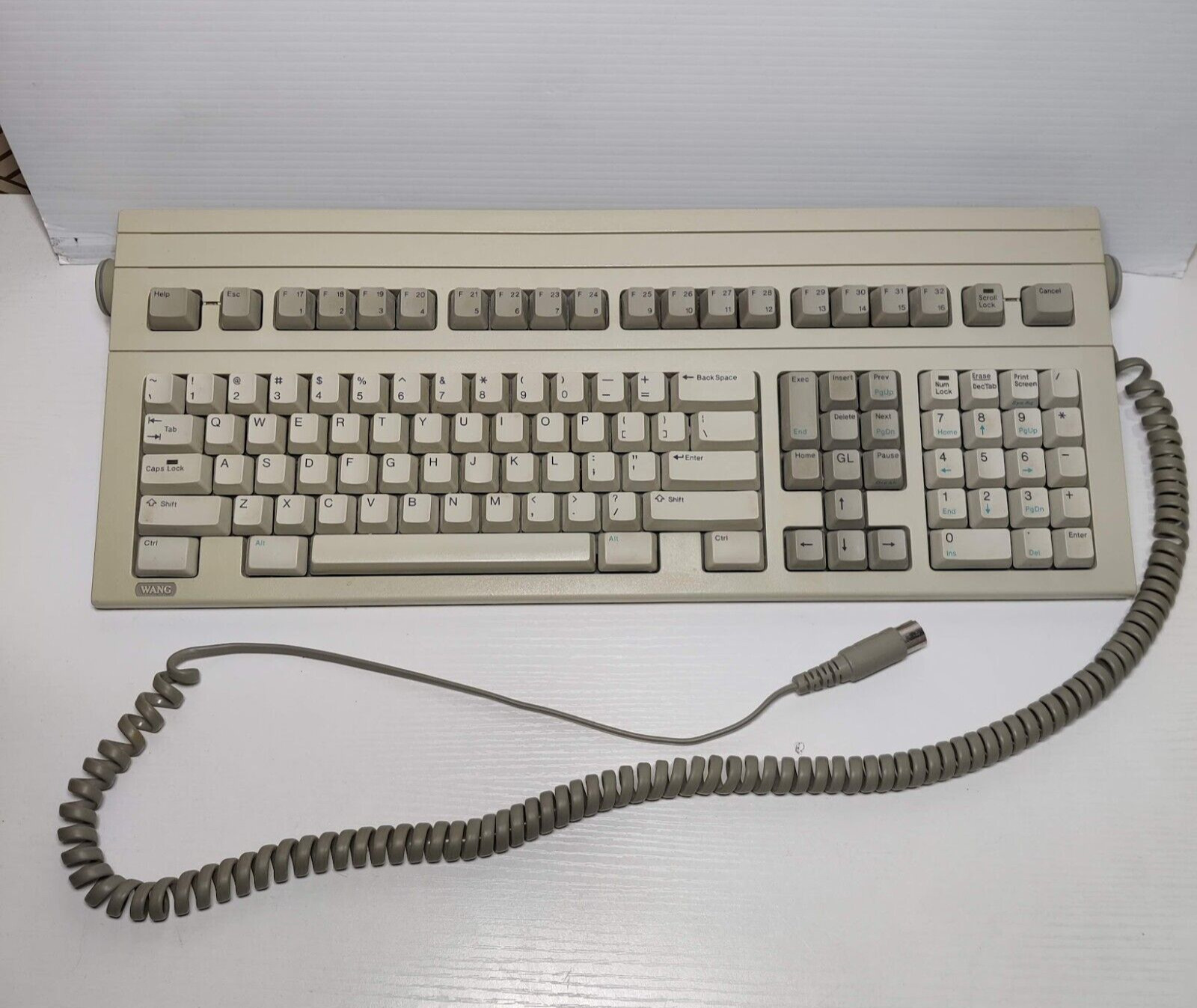 Vintage Wang 725-3770-US 724 Mechanical PC Keyboard ~Alps SKCM Salmon~
