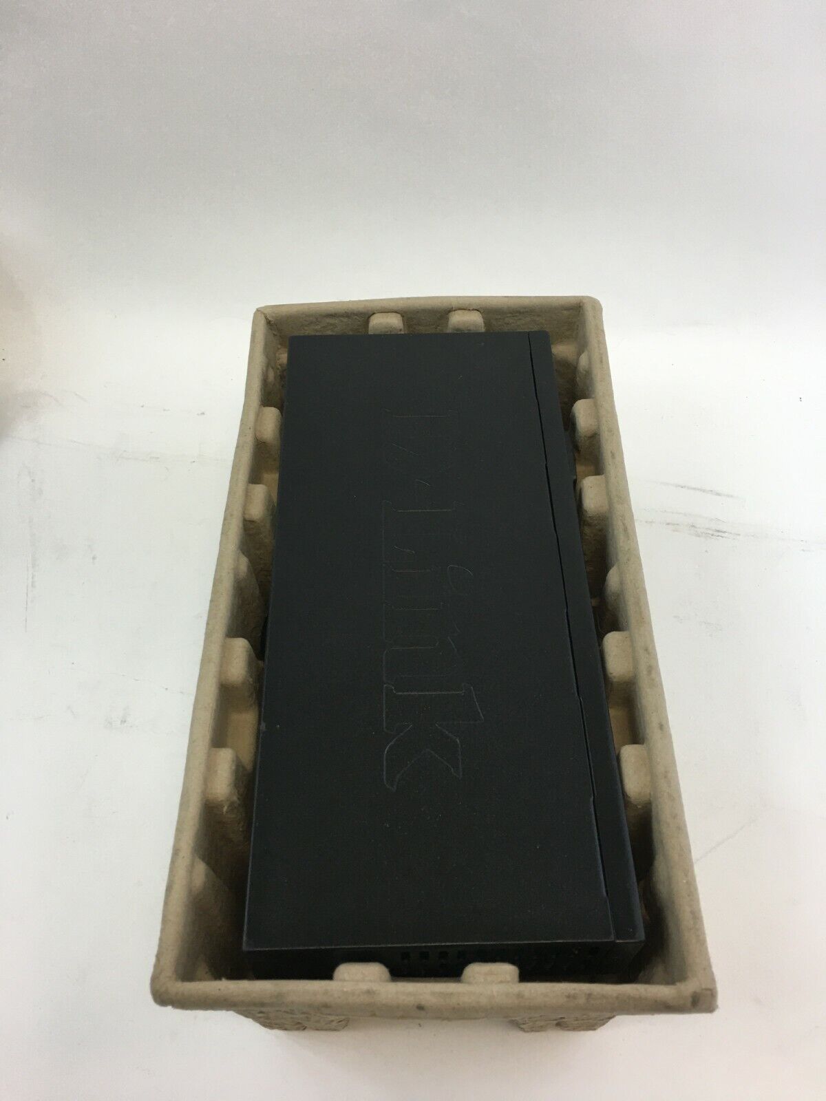 D-Link DGS-1016D 16-Ports Gigabit Ethernet Switch *AS-IS OR FOR PARTS*