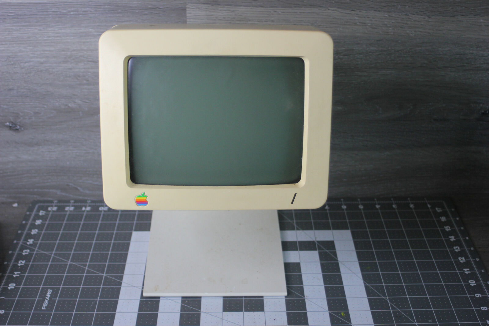 Vintage 1984 Apple IIc Monitor G090H A2M4090