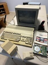 Commodore Amiga  500 Computer with Commodore 1084 Monitor - Working picture