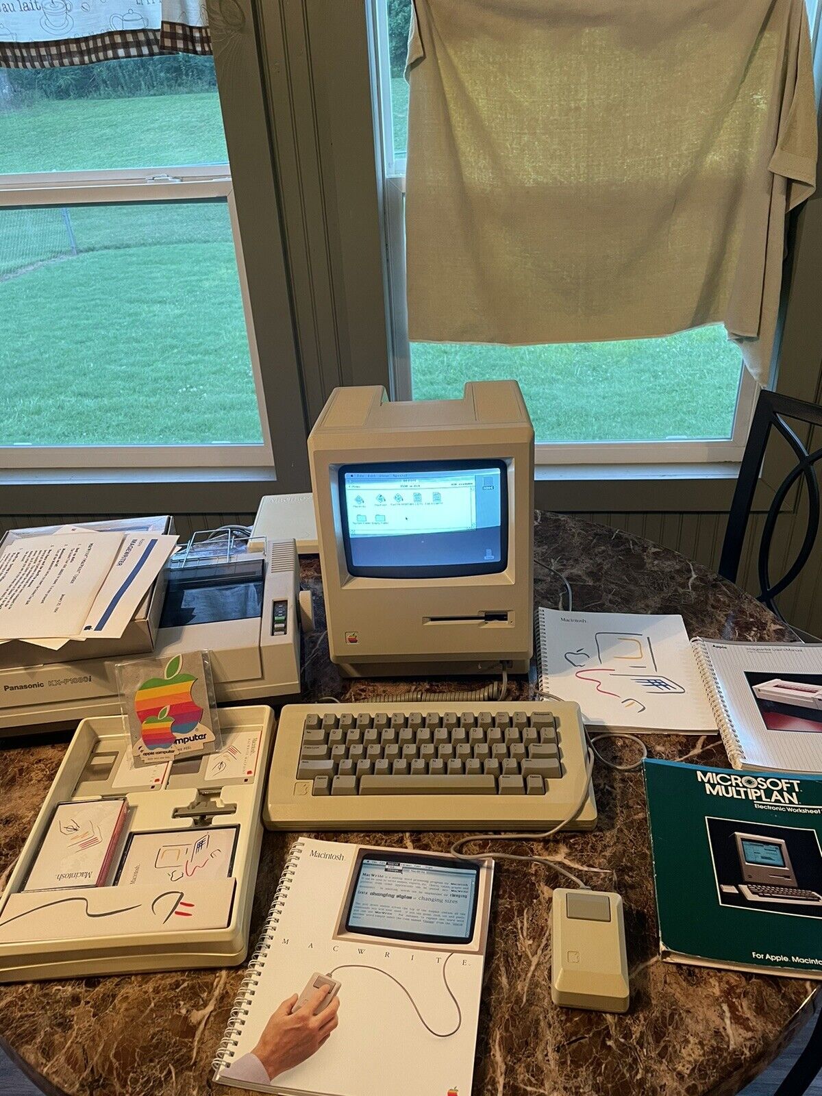 Apple Macintosh 128K M0001 Computer 1984 Clean