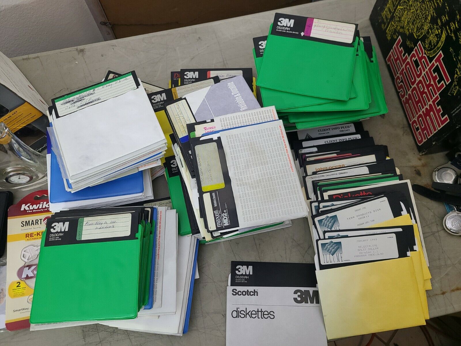 VINTAGE LOT OF OVER 250 SCOTCH 3M DISKETTES