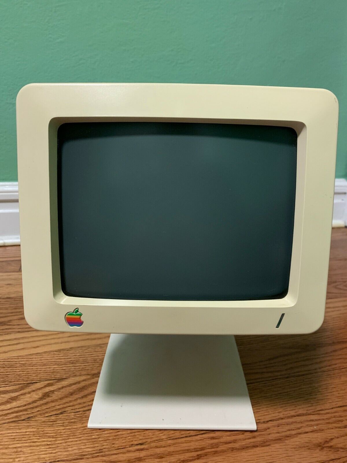 Vintage Apple II Monitor - G090S / A2M4090 - With Stand and Works Great