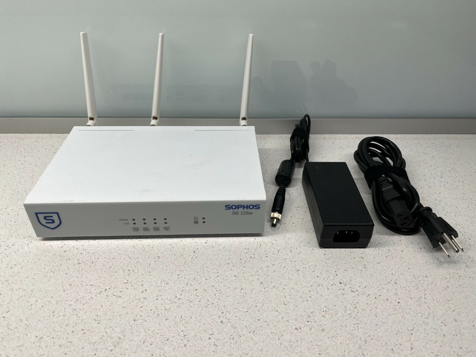 Sophos SG 115W Rev 2 WiFi UTM Firewall Network Security Appliance