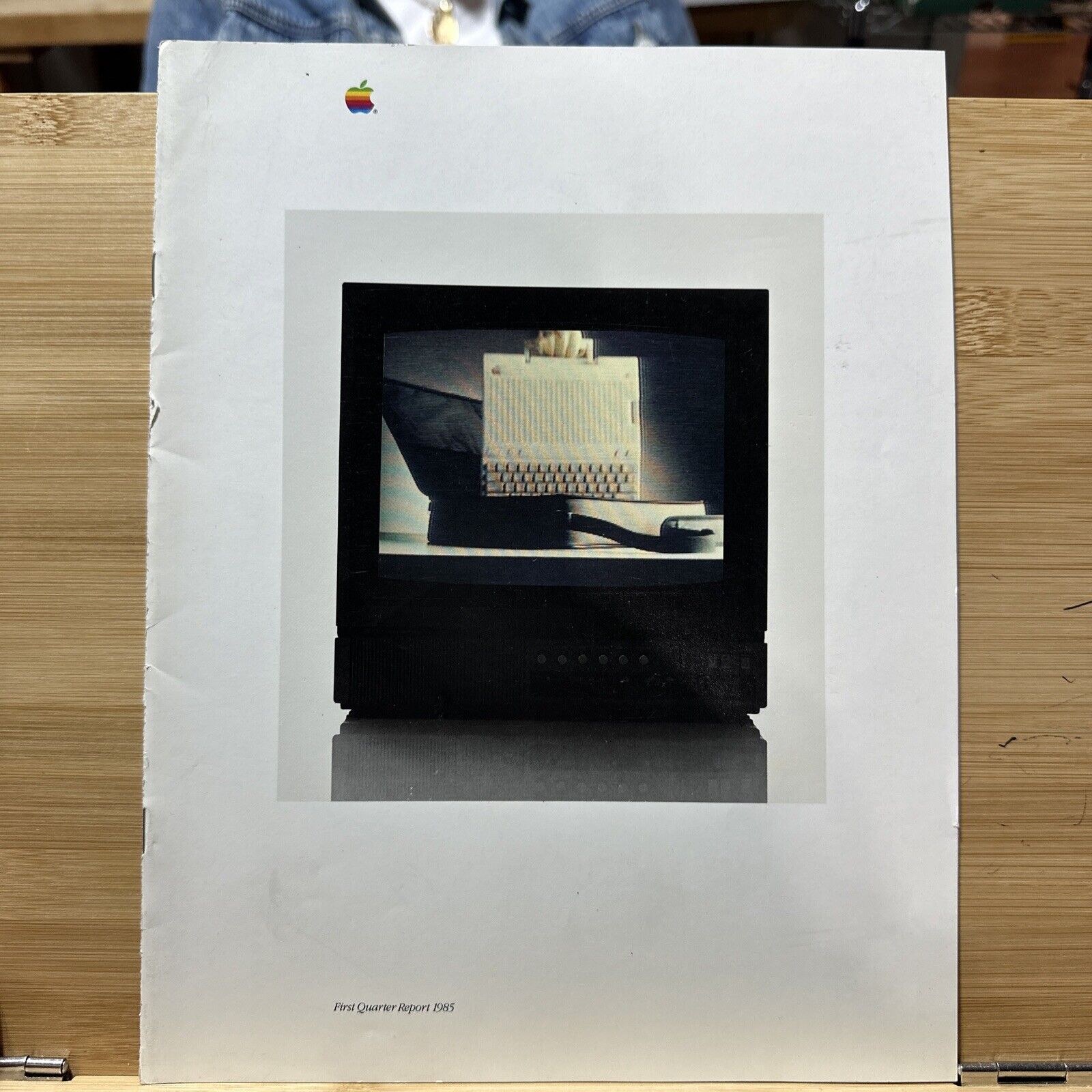 Apple First Quarter Report 1985 - Vintage
