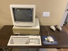 MINT Amiga 2000, Monitor 1084S-D2, Keyboard, Mouse, Joysticks, Juggler Demo/Pad picture