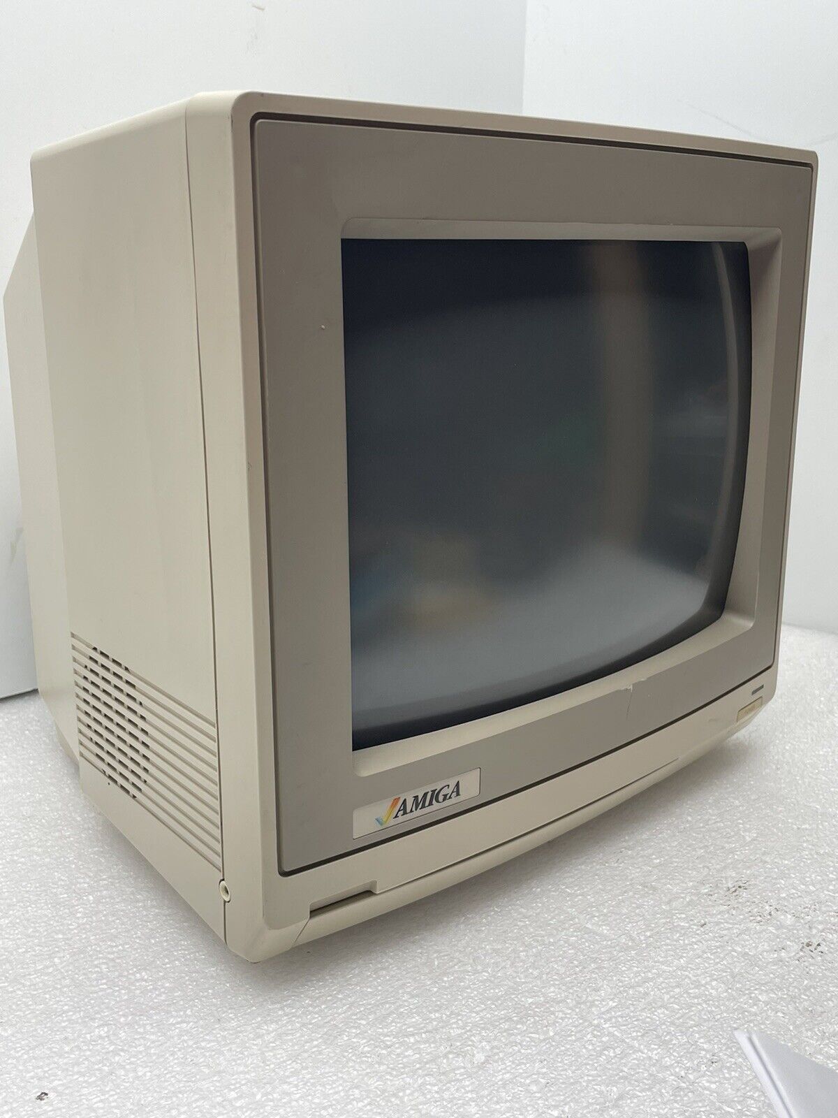 TESTED WORKING - 1986 COMMODORE AMIGA 1080 RGB A/V COMPUTER MONITOR / VTG GAMING