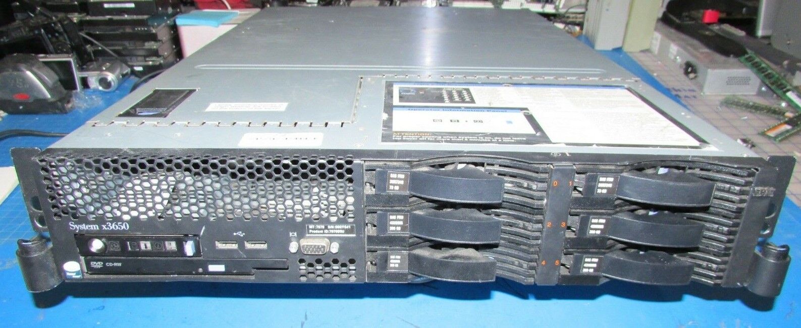  IBM X3650 7979BEU 2U SFF Server - 2x Xeon E5440 2.83GHz, 32GB, 5 X 15K HDD