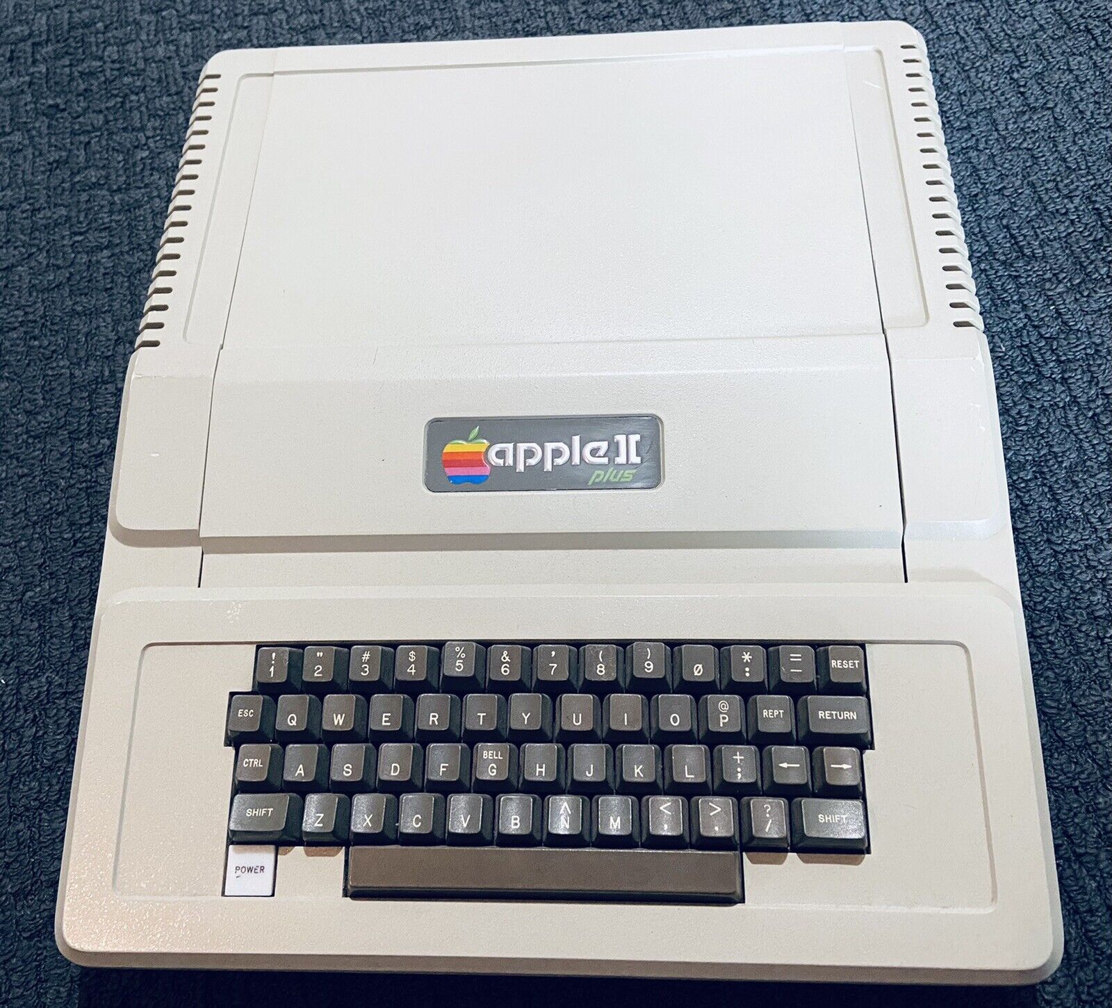 Vintage EUC 1980 Apple II Plus Computer Rare Microsoft ROM Plus RAM Card