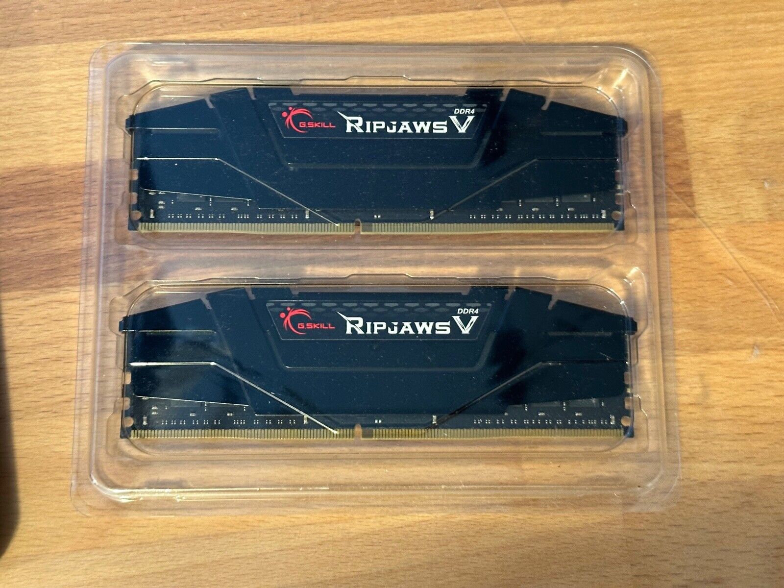 G. SKILL Ripjaws V Series 32GB (2 x 16GB) PC4-25600 (DDR4-3200) Memory C14