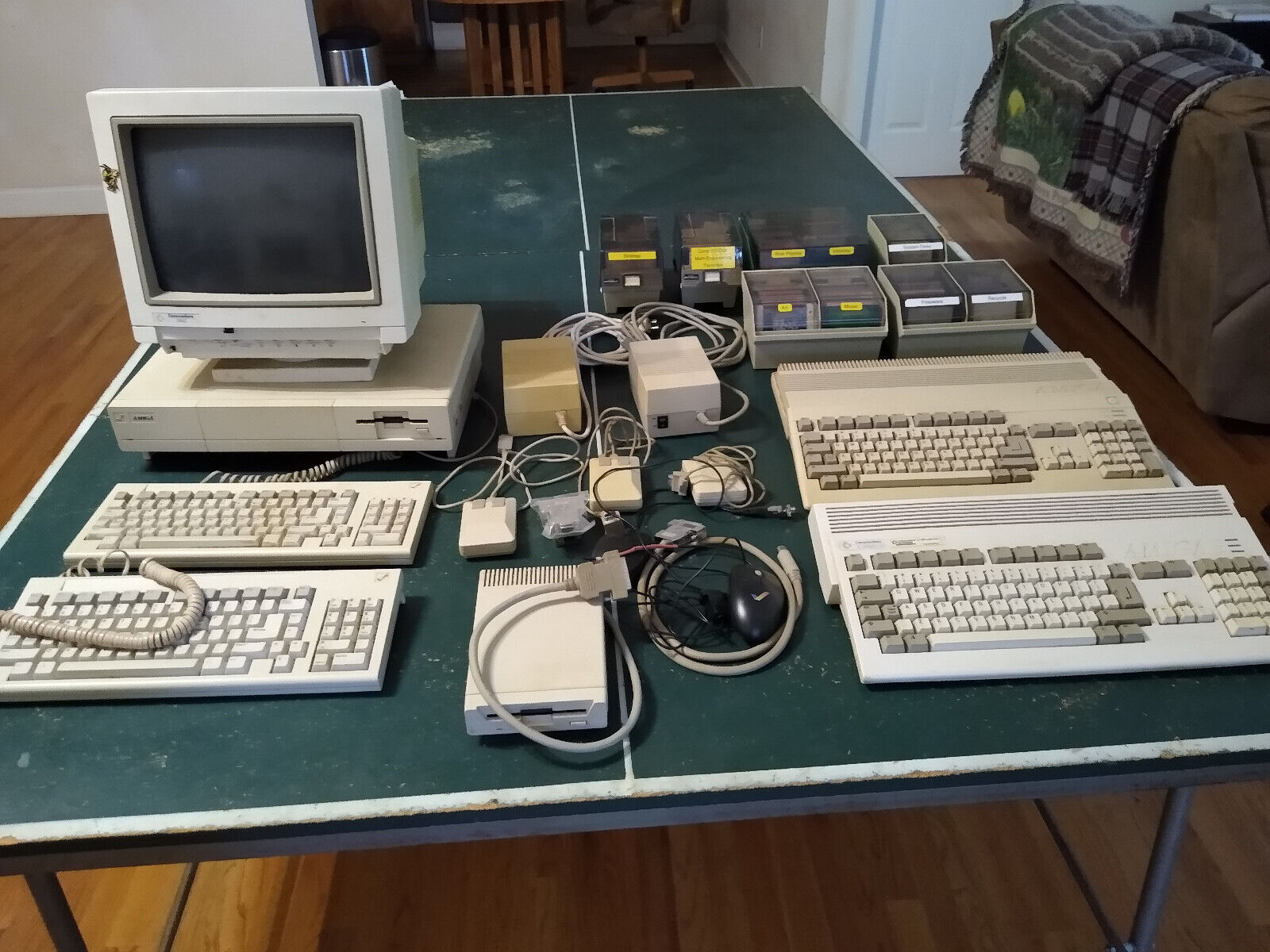 vintage computer terminal