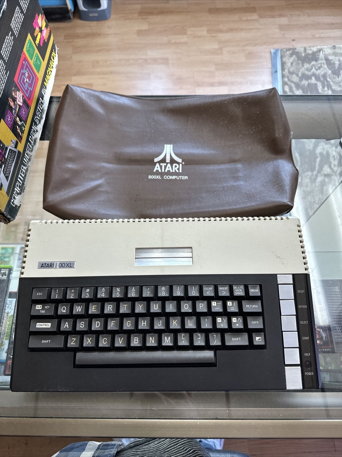 Vintage Atari 800XL Computer - Untested - With Dust Cover Protector