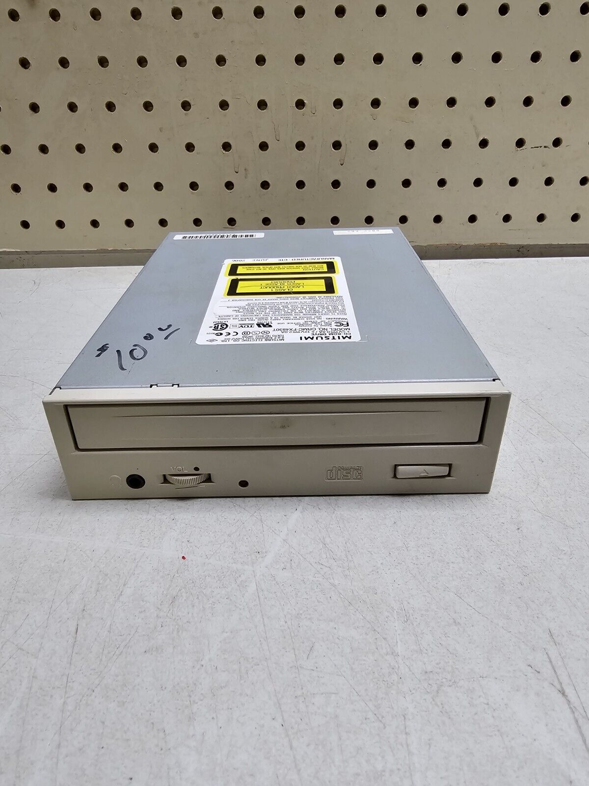 Vintage Mitsumi CD-ROM Drive Model: CRMC-FX4830T Tested and Works 