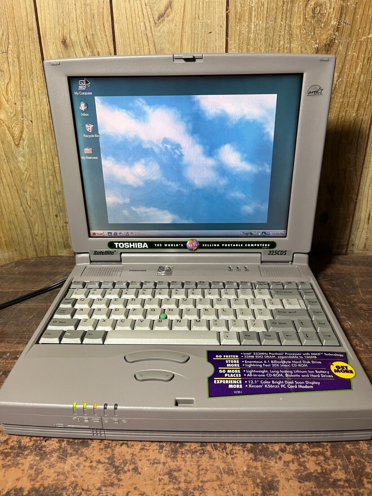 Vintage Toshiba 325CDS Windows 95 Gaming Laptop RS232 Serial Parallel DB25 Flop